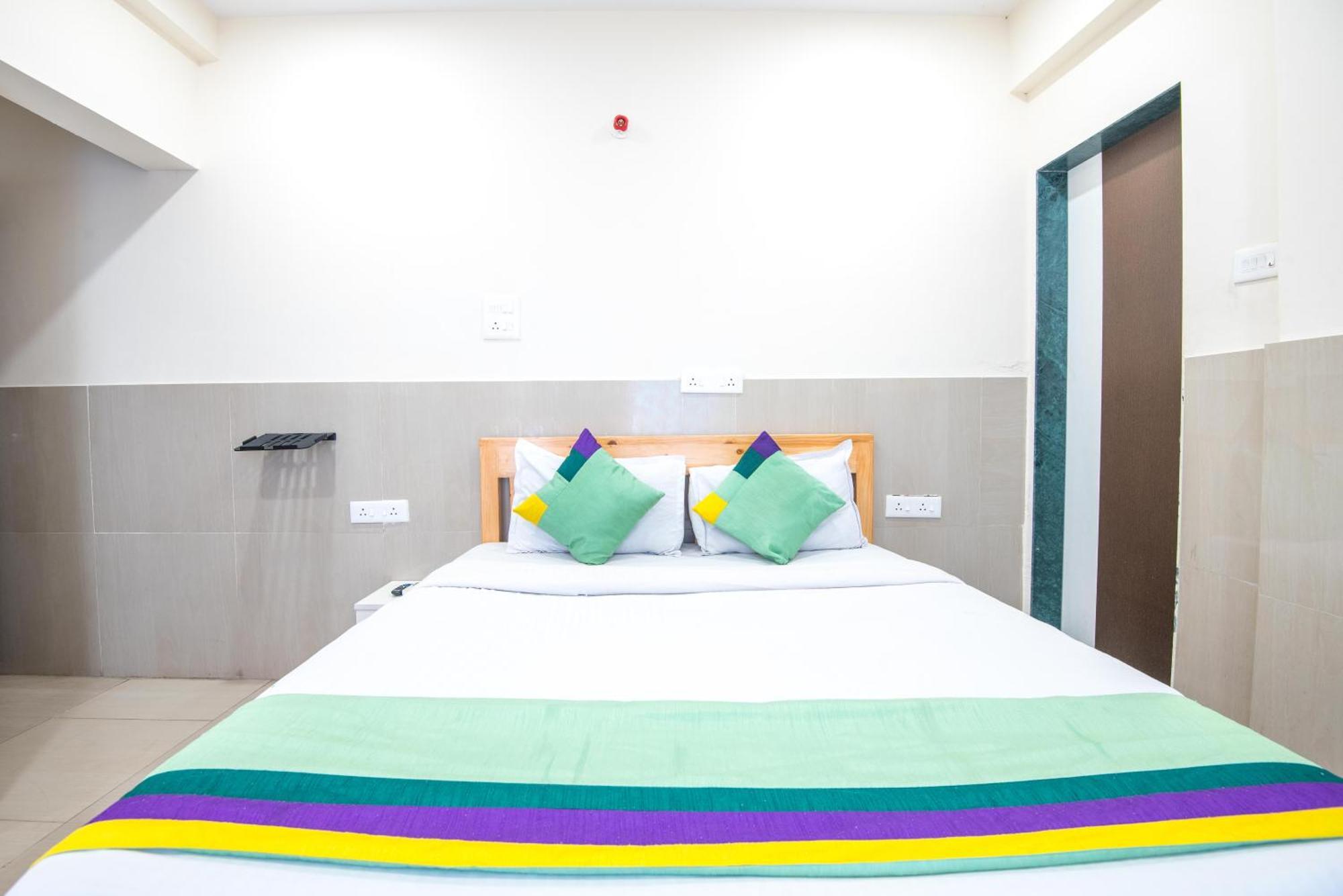 Treebo Empire Executive Premium, Hinjewadi Hotel ฮินเจวาดี ภายนอก รูปภาพ